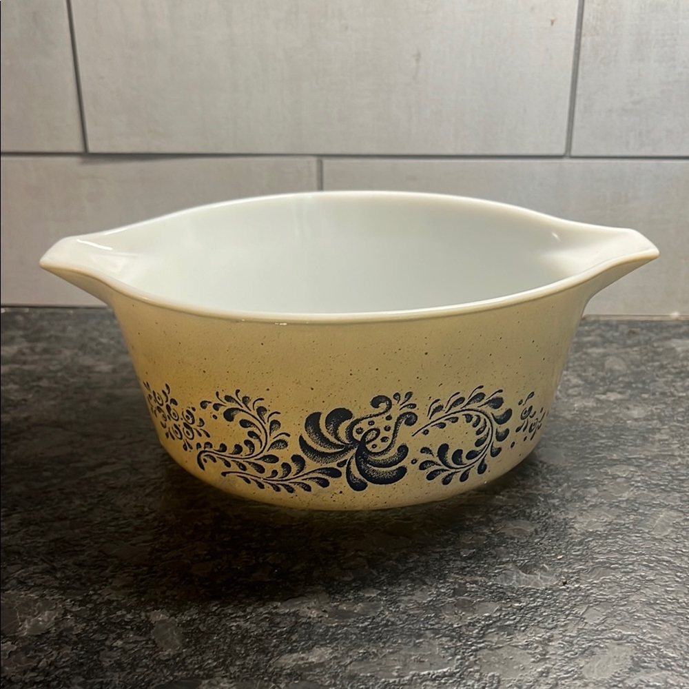 Pyrex Homestead Cinderella Floral Patterned Mixing Bowl # 275 exc condition